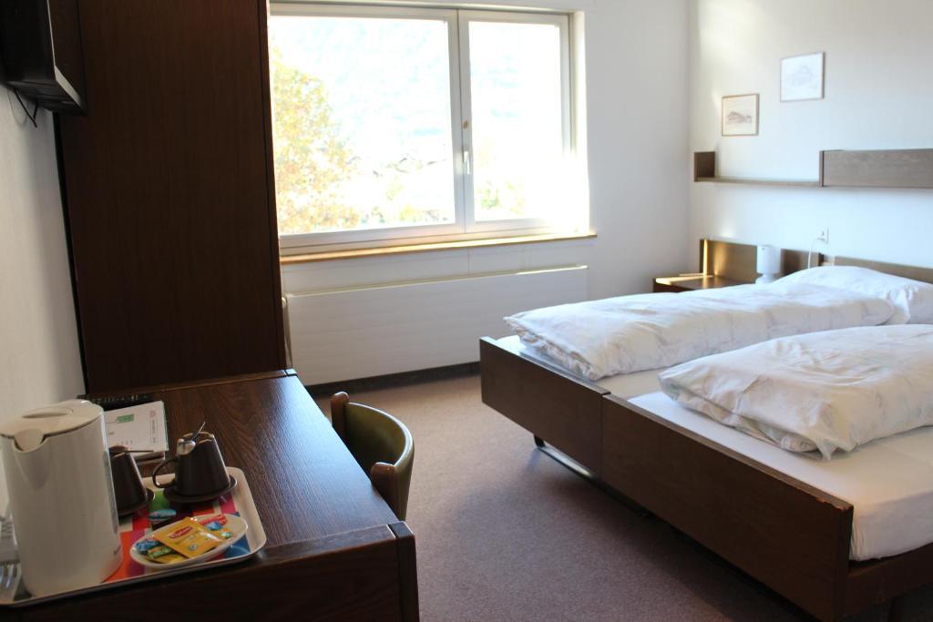 Hotel Bahnhof Interlaken Room photo