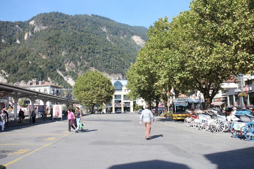Hotel Bahnhof Interlaken Exterior photo